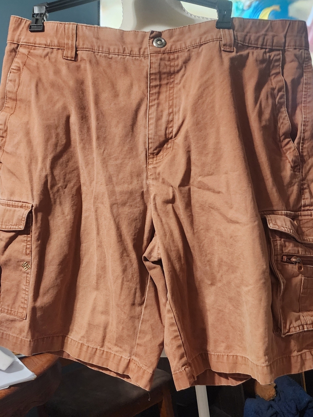 Columbia Men's Cargo Shorts in Rust Sz Lrg